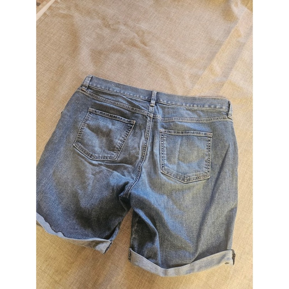 Loft Outlet Denim Boyfriend Shorts Womens 10 Blue Cuffed Medium Wash Casual - Picture 2 of 3